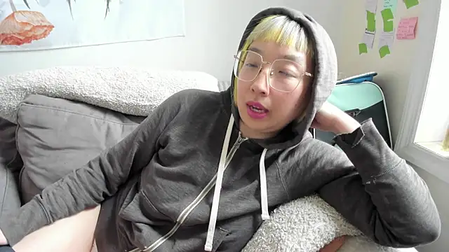 luxgray online show from 04/20/26, 02:42