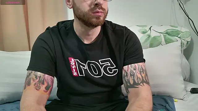 Snapshot of JayXCee_Official chatting on 02/13/26, 02:40 JayXCee Official online show from 02/13/26, 02:40