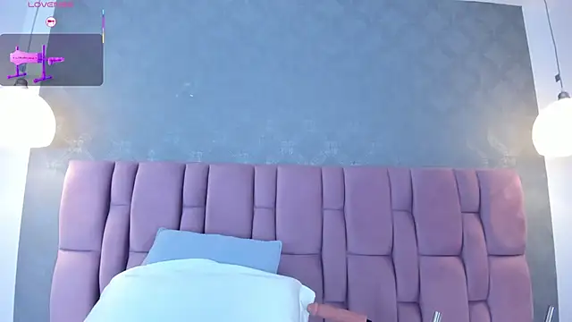 Snapshot of brithanyadams23 chatting on 03/21/25, 08:39 brithanyadams23 online show from 03/21/25, 08:39