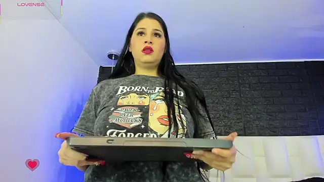 Snapshot of brithanyadams23 chatting on 10/24/25, 04:42 brithanyadams23 online show from 10/24/25, 04:42