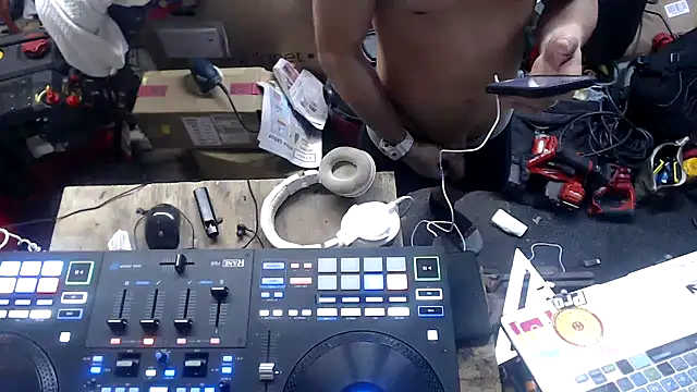 tongueispowerr6d9 online show from 01/05/25, 09:57