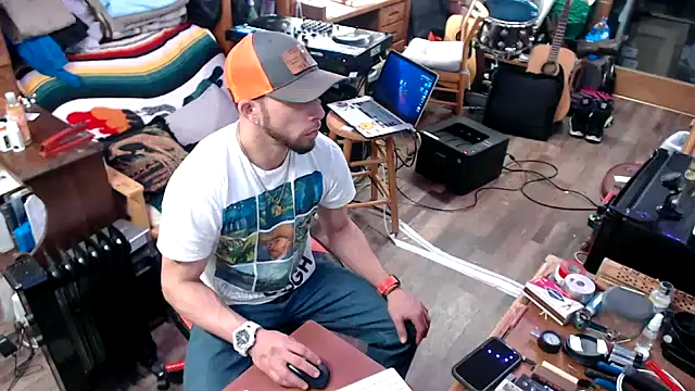 tongueispowerr6d9 online show from 02/11/25, 02:46