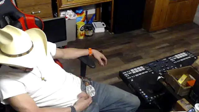 tongueispowerr6d9 online show from 04/22/26, 05:54