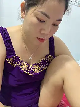 Snapshot of Baby-bigtits chatting on 03/10/25, 01:10 Baby-bigtits online show from 03/10/25, 01:10