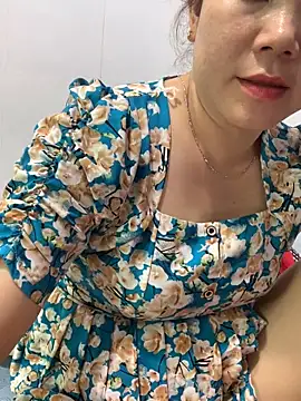 Snapshot of Baby-bigtits chatting on 03/23/25, 02:59 Baby-bigtits online show from 03/23/25, 02:59