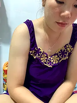 Snapshot of Baby-bigtits chatting on 09/10/25, 01:44 Baby-bigtits online show from 09/10/25, 01:44