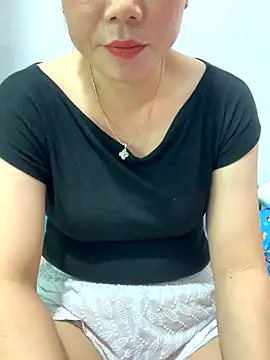 Snapshot of Baby-bigtits chatting on 09/14/25, 04:33 Baby-bigtits online show from 09/14/25, 04:33