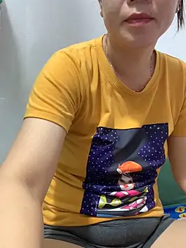 Snapshot of Baby-bigtits chatting on 09/15/25, 12:10 Baby-bigtits online show from 09/15/25, 12:10