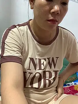 Snapshot of Baby-bigtits chatting on 09/22/25, 02:08 Baby-bigtits online show from 09/22/25, 02:08