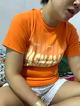 Snapshot of Baby-bigtits chatting on 10/03/25, 03:58 Baby-bigtits online show from 10/03/25, 03:58