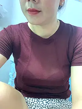 Snapshot of Baby-bigtits chatting on 10/07/25, 02:53 Baby-bigtits online show from 10/07/25, 02:53