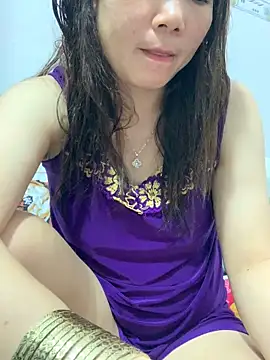 Snapshot of Baby-bigtits chatting on 10/22/25, 01:11 Baby-bigtits online show from 10/22/25, 01:11