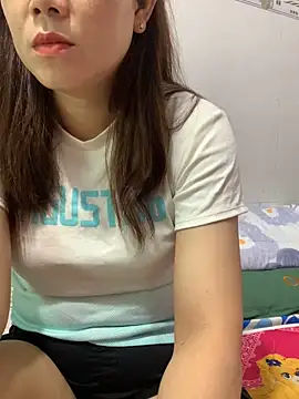 Snapshot of Baby-bigtits chatting on 11/08/25, 02:34 Baby-bigtits online show from 11/08/25, 02:34