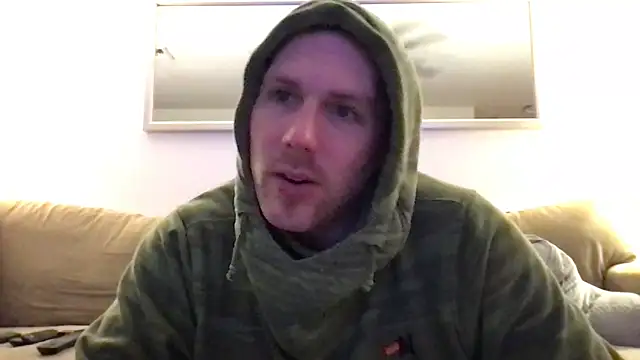 Snapshot of Rock_Pierce chatting on 03/11/25, 04:32 Rock Pierce online show from 03/11/25, 04:32