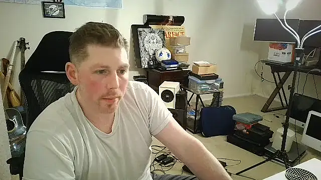 Snapshot of Rock_Pierce chatting on 10/21/25, 06:47 Rock Pierce online show from 10/21/25, 06:47