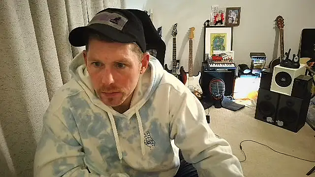 Snapshot of Rock_Pierce chatting on 11/09/25, 08:12 Rock Pierce online show from 11/09/25, 08:12