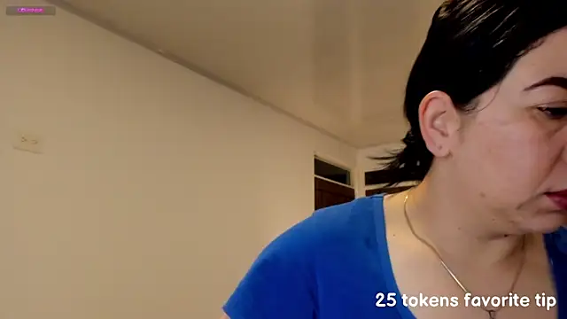 Snapshot of Im_coco chatting on 02/08/25, 10:39 Im coco online show from 02/08/25, 10:39