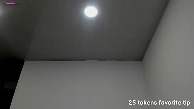 Snapshot of Im_coco chatting on 02/12/25, 02:43 Im coco online show from 02/12/25, 02:43