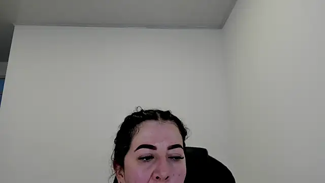 Snapshot of Im_coco chatting on 02/14/25, 02:44 Im coco online show from 02/14/25, 02:44