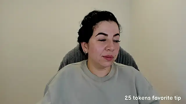 Snapshot of Im_coco chatting on 02/15/25, 11:58 Im coco online show from 02/15/25, 11:58