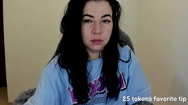 Snapshot of Im_coco chatting on 02/16/25, 10:43 Im coco online show from 02/16/25, 10:43