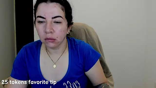 Snapshot of Im_coco chatting on 03/08/25, 04:01 Im coco online show from 03/08/25, 04:01