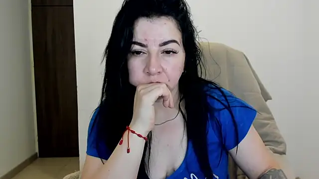 Snapshot of Im_coco chatting on 03/14/25, 02:53 Im coco online show from 03/14/25, 02:53