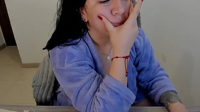 Snapshot of Im_coco chatting on 10/12/25, 05:01 Im coco online show from 10/12/25, 05:01