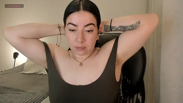 Snapshot of Im_coco chatting on 11/30/25, 10:08 Im coco online show from 11/30/25, 10:08