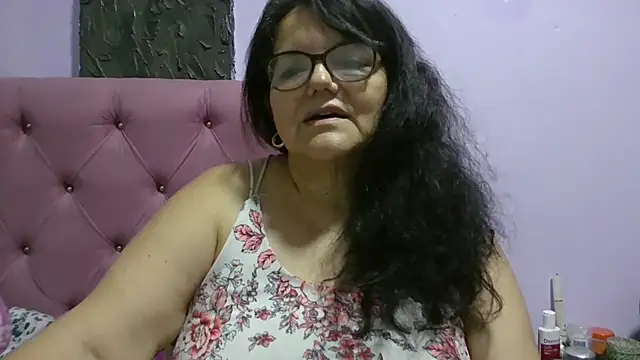 Snapshot of kassandra02 chatting on 05/27/26, 02:19 kassandra02 online show from 05/27/26, 02:19
