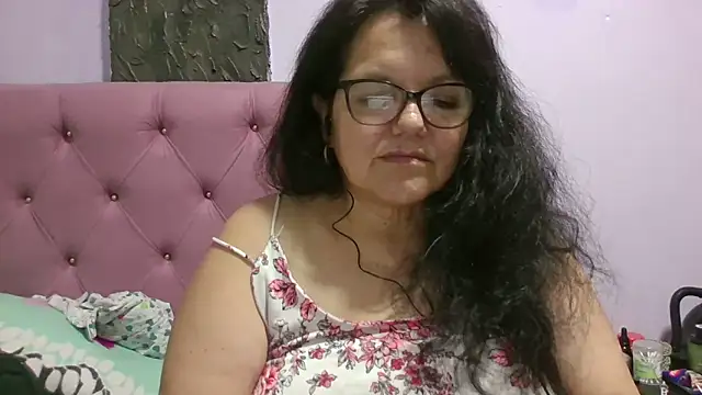 Snapshot of kassandra02 chatting on 06/05/26, 03:35 kassandra02 online show from 06/05/26, 03:35