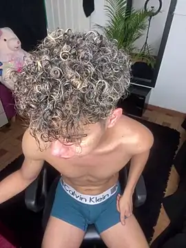 Snapshot of DavidfullOFlove chatting on 09/26/25, 06:45 DavidfullOFlove online show from 09/26/25, 06:45