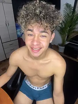 Snapshot of DavidfullOFlove chatting on 10/11/25, 11:47 DavidfullOFlove online show from 10/11/25, 11:47