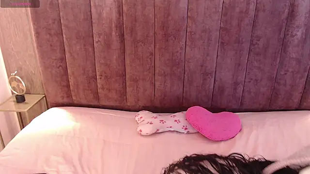 AgathaLynx online show from 03/02/25, 11:39