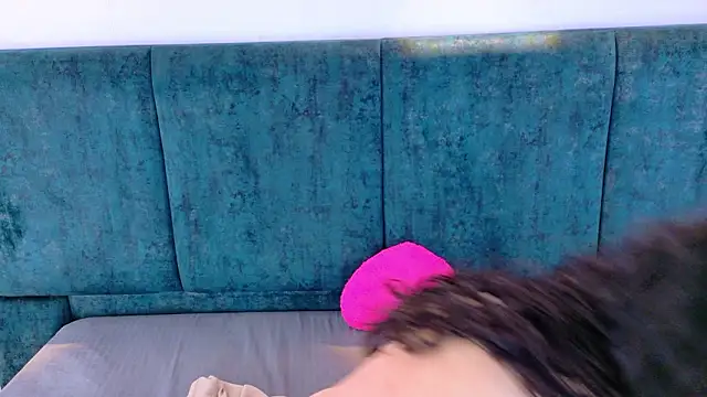 AgathaLynx online show from 02/12/26, 10:43