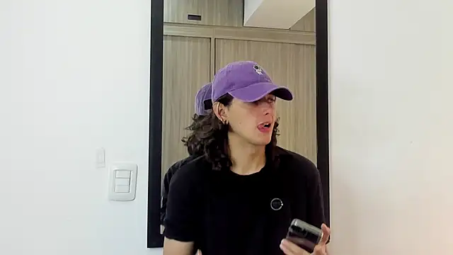 alex connorr online show from 01/31/25, 03:22