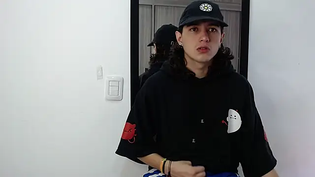 alex connorr online show from 02/07/25, 04:14