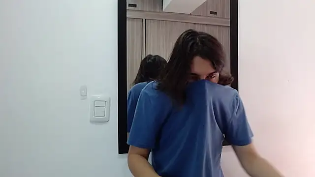 alex connorr online show from 02/12/25, 03:27