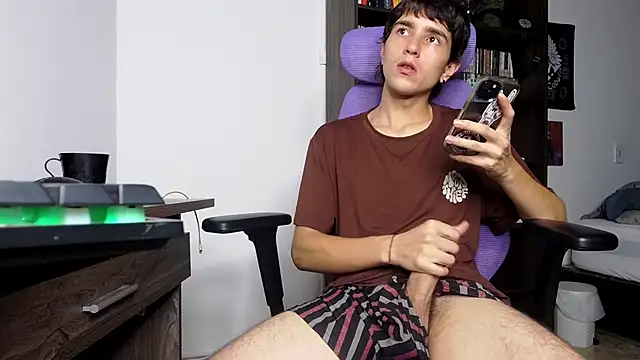 alex connorr online show from 10/09/25, 03:59