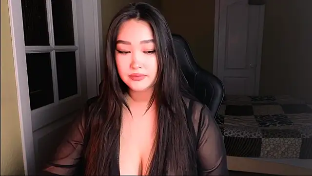 Snapshot of Erica_Wayne chatting on 03/12/25, 12:36 Erica Wayne online show from 03/12/25, 12:36