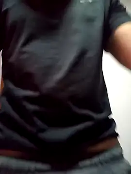 Snapshot of luisfer_98 chatting on 12/02/25, 07:09 luisfer 98 online show from 12/02/25, 07:09