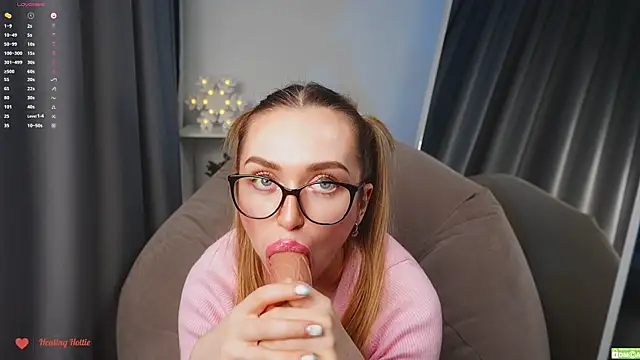 Snapshot of Healing_Hottie chatting on 12/11/24, 10:06 Healing Hottie online show from 12/11/24, 10:06