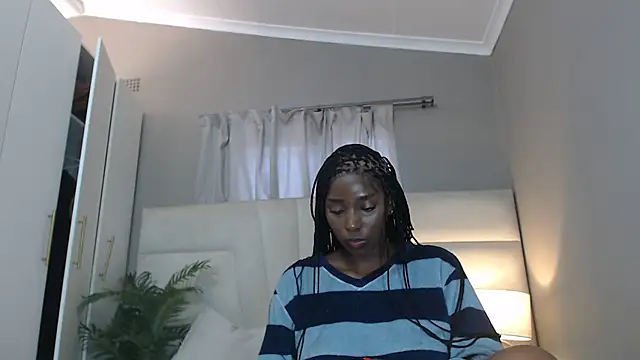 naughtyblackdolie online show from 10/03/25, 08:00