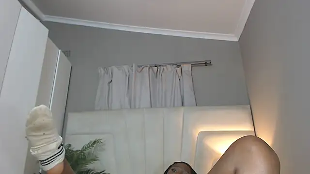 naughtyblackdolie online show from 10/04/25, 03:59