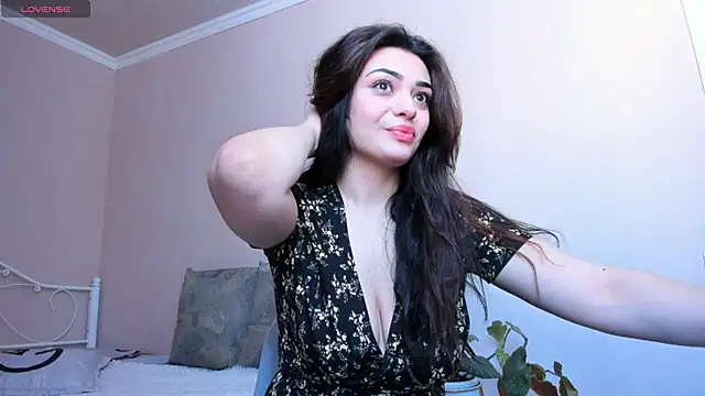 Snapshot of _cleopattra_ chatting on 01/11/25, 09:15  cleopattra  online show from 01/11/25, 09:15