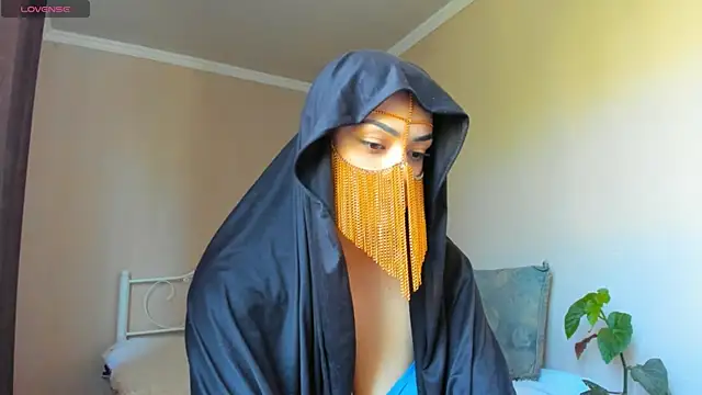 Snapshot of _cleopattra_ chatting on 09/27/25, 08:52  cleopattra  online show from 09/27/25, 08:52