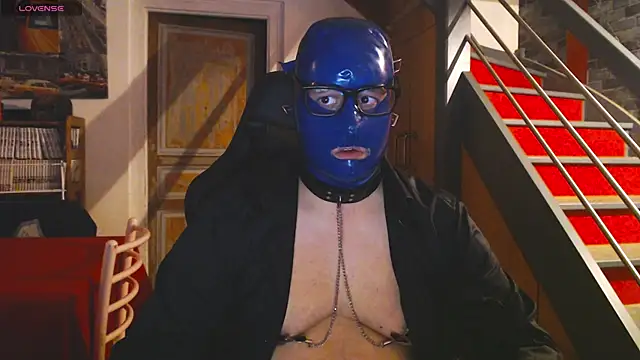 punky233 online show from 12/18/25, 04:35