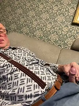 Snapshot of oldgayman chatting on 10/07/25, 04:53 oldgayman online show from 10/07/25, 04:53