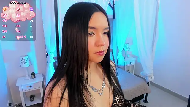 Snapshot of Hanna__Becker_ chatting on 09/28/25, 03:12 Hanna  Becker  online show from 09/28/25, 03:12