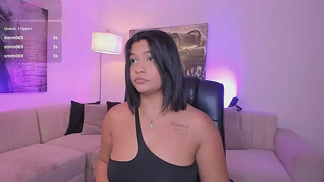 Snapshot of alaia7h chatting on 11/10/25, 07:35 alaia7h online show from 11/10/25, 07:35